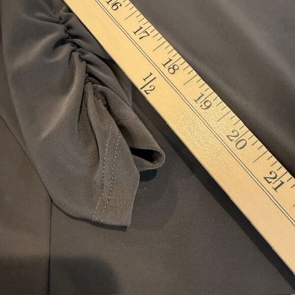 Clara Sun Woo Dark Gray Asymmetric Tunic Top Ruched Sleeve V-Neck Size Medium - Picture 10 of 11